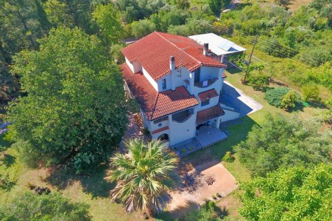 310m² House à Corfu, Greece No. 60477 1