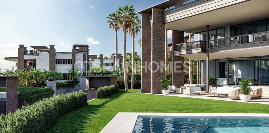 6 bedrooms Villa in Marbella, Spain No. 25690