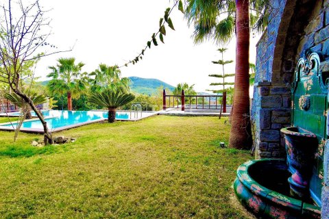 5+1 Villa in Bodrum, Turkey No. 11063 13