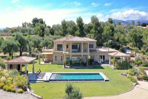 5 bedrooms Villa in Roquefort-les-Pins, France No. 67251 1