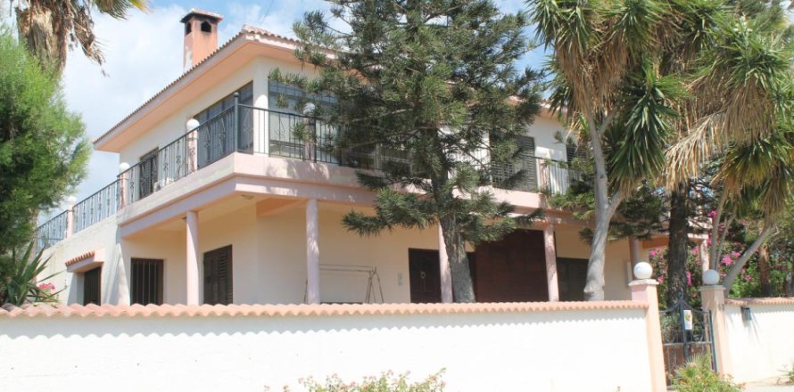 5 dormitorios Villa en Limassol, Cyprus No. 50434