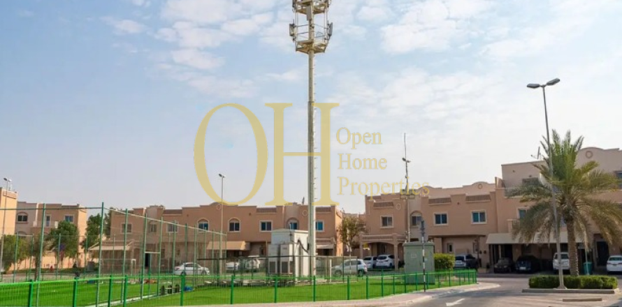 3 dormitorios Townhouse en Al Reef, UAE No. 42332