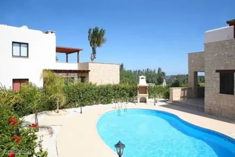 4 bedrooms House in Argaka, Cyprus No. 29496 3