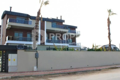 5 rooms Villa in Konyaalti, Turkey No. 21065 1