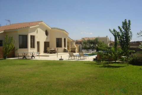 4 bedrooms Villa in Limassol, Cyprus No. 50040 1