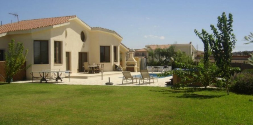 4 bedrooms Villa in Limassol, Cyprus No. 50040