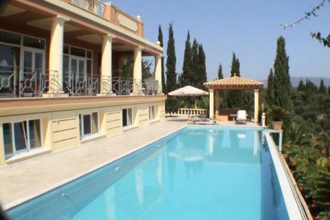 4 bedrooms House in Corfu, Greece No. 24787 3