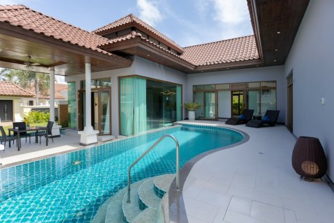 3 bedrooms Villa in Bang Tao, Thailand No. 240 1