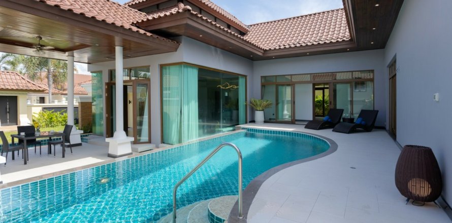 3 bedrooms Villa in Bang Tao, Thailand No. 240