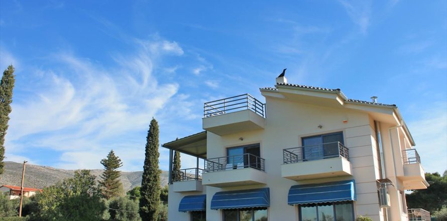 4 bedrooms House in Kalyvia Thorikou, Greece No. 59983