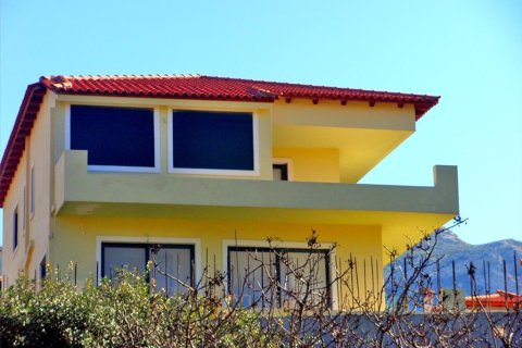 360m² House in Kalyvia Thorikou, Greece No. 59986 1