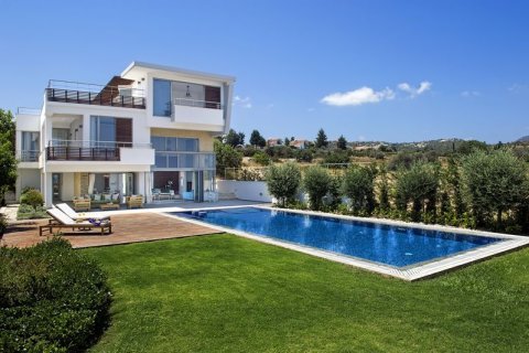 4 bedrooms Villa in Polis, Cyprus No. 37060 1