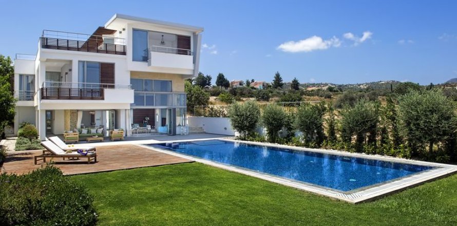 4 bedrooms Villa in Polis, Cyprus No. 37060