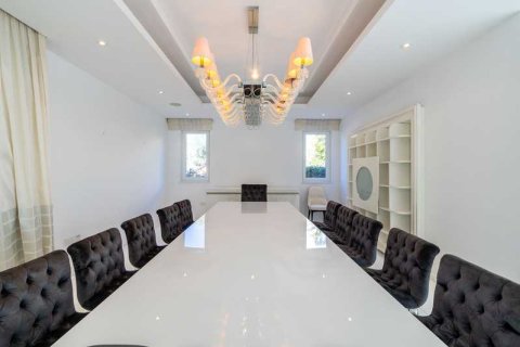 6 bedrooms Villa in Pyrgos, Cyprus No. 72793 6