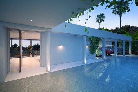 5 bedrooms Villa in Benahavis, Spain No. 27051 2