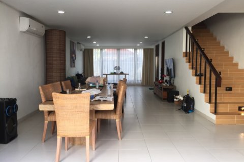 4 bedrooms Villa in Kuta, Indonesia No. 22676 2