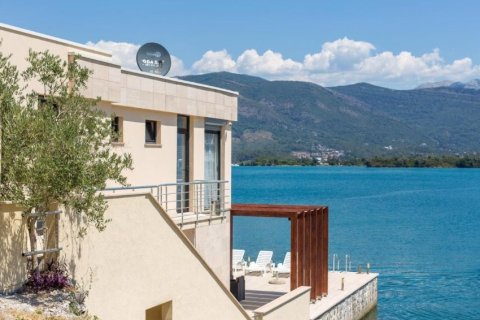 4 dormitorios House en Tivat, Montenegro No. 66775 21