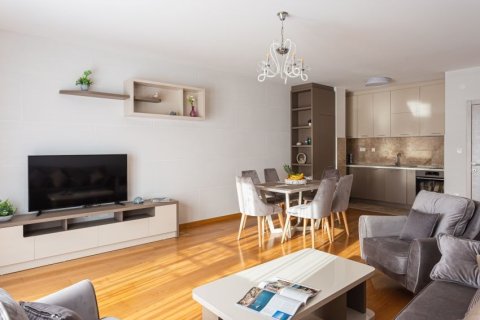 2 dormitorios Apartment en Budva, Montenegro No. 66779 19