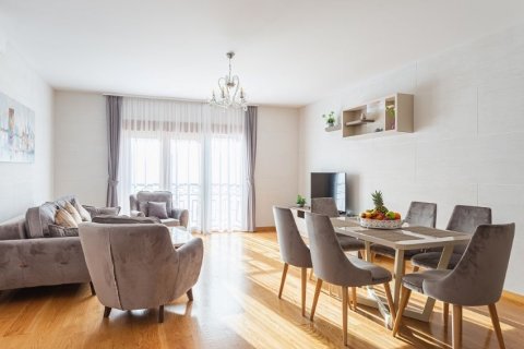 2 dormitorios Apartment en Budva, Montenegro No. 66779 13