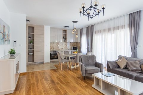 2 dormitorios Apartment en Budva, Montenegro No. 66779 10