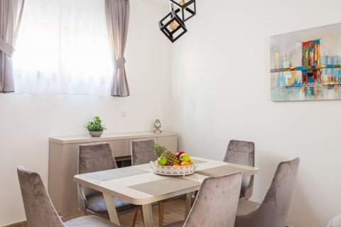 2 dormitorios Apartment en Budva, Montenegro No. 66779 5