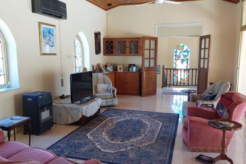 4 bedrooms Villa in Episkopi, Cyprus No. 36794 3