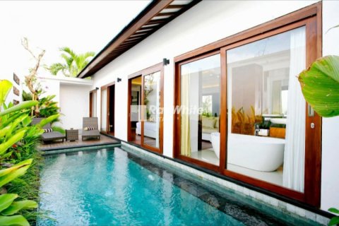 6 bedrooms Villa in Legian, Indonesia No. 22666 2