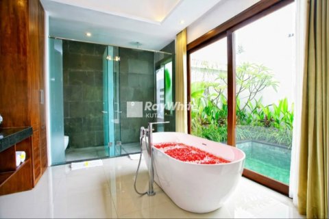 6 bedrooms Villa in Legian, Indonesia No. 22666 7