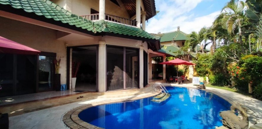 4 bedrooms Villa in Blahbatuh, Indonesia No. 22705