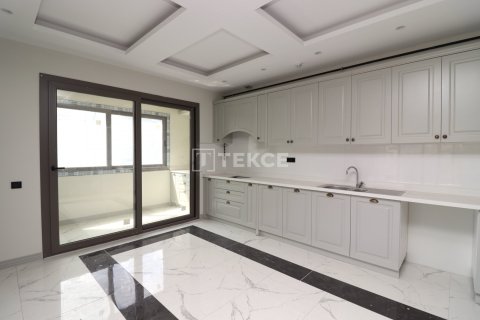 5+1 Apartment in Erdemli, Turkey No. 13347 11