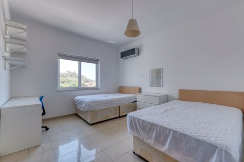 4 bedrooms Villa in Choirokoitia, Cyprus No. 36968 13