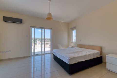 4 bedrooms Villa in Choirokoitia, Cyprus No. 36968 15