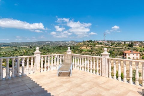 4 bedrooms Villa in Choirokoitia, Cyprus No. 36968 2