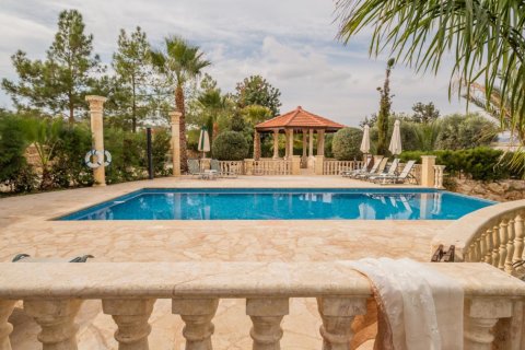 4 bedrooms Villa in Paphos, Cyprus No. 51277 12