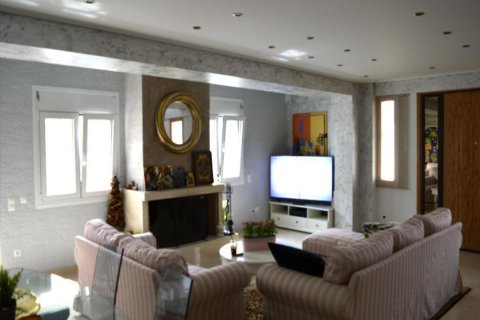 4 bedrooms Villa in Athens, Greece No. 49883 3