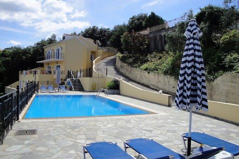 4 bedrooms Villa in Corfu, Greece No. 57960 3