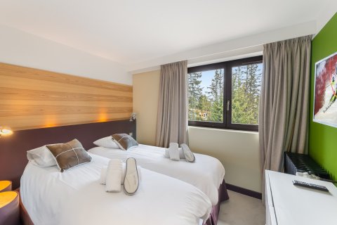 3 bedrooms Apartment in Courchevel, France No. 68561 4