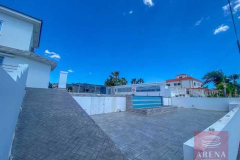 5 bedrooms Villa in Paralimni, Cyprus No. 30839 8