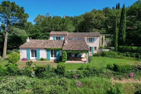 3 bedrooms Villa in Grimaud, France No. 68195 1