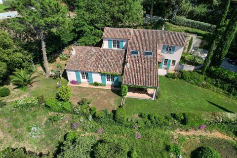 3 bedrooms Villa in Grimaud, France No. 68195 4