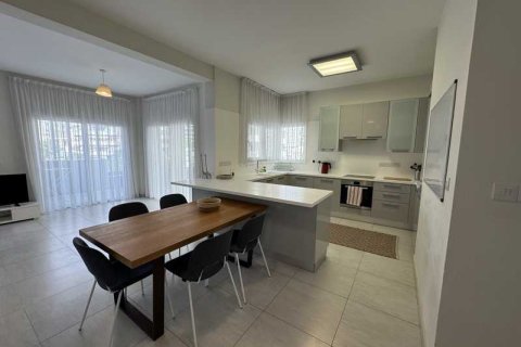 3 bedrooms Apartment in Limassol, Cyprus No. 71951 2