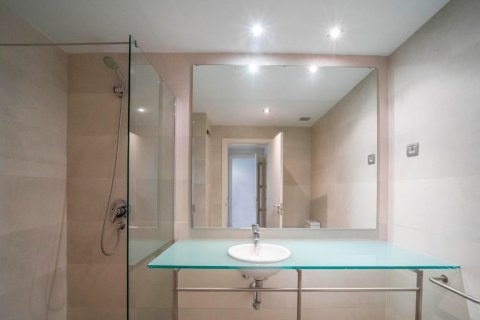 2 bedrooms Apartment in Madrid, Spain No. 26133 10