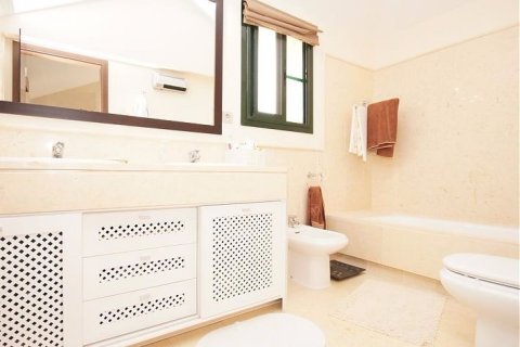 3 chambres Appartement à Benahavis, Spain No. 25144 6