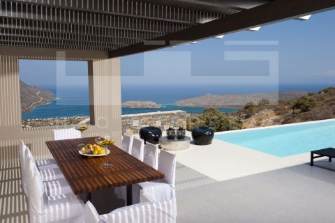 5 bedrooms Villa in Crete, Greece No. 24358 1