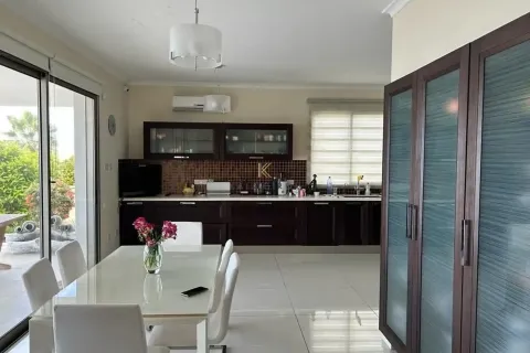 4 bedrooms House in Larnaca, Cyprus No. 29421 13