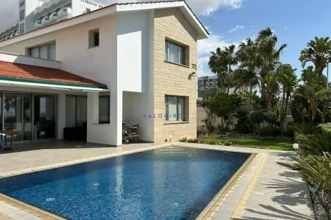 4 bedrooms House in Larnaca, Cyprus No. 29421 3