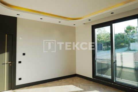 5+1 Villa in Arnavutkoey, Turkey No. 14447 14