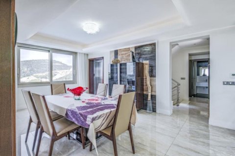 5 bedrooms Villa in Limassol, Cyprus No. 51814 3