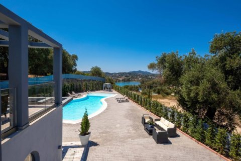 4 bedrooms Villa in Corfu, Greece No. 51812 10