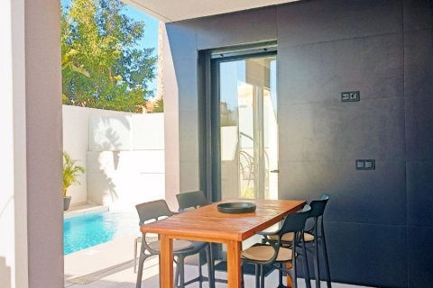 4 bedrooms Villa in Alicante, Spain No. 27821 2